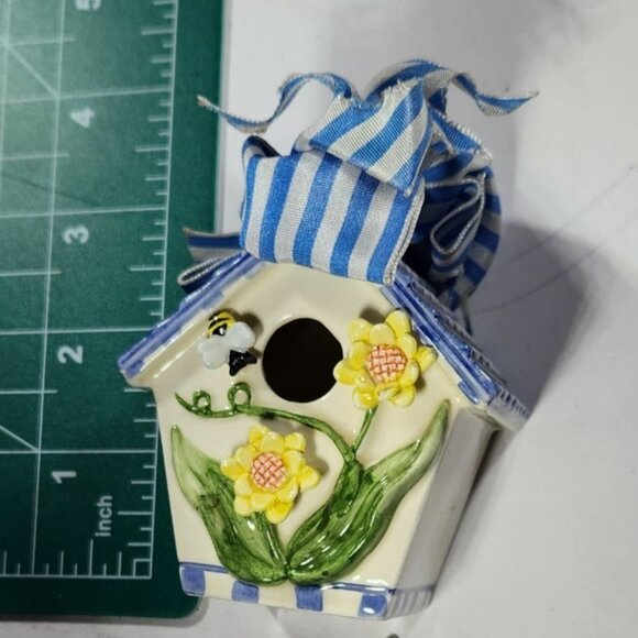 Vintage Mudpie Birdhouse Handpainted Flowers Bee blue yellow cottagecore spring - Picture 5 of 6